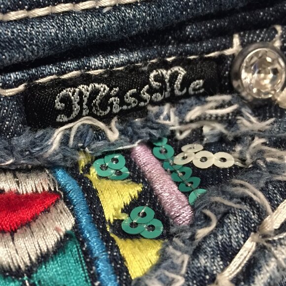 MISS ME EMBROIDERED RAW HEM JEANS SHORTS SIZE 30 - Picture 8 of 14